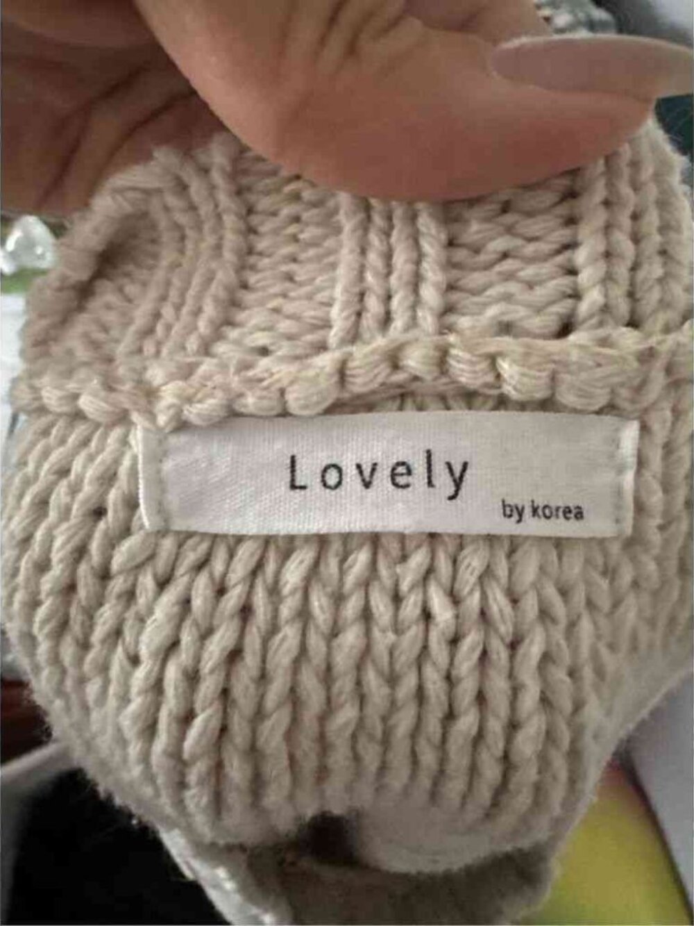 Lovely byKorea cream white sweater vest size medium no size tag but fits to b - Picture 3 of 3